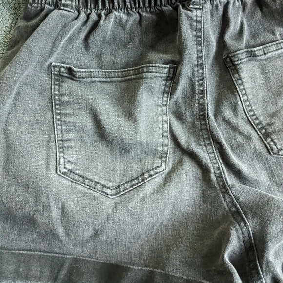 🌼Black Denim Shorts, Button Up, Women Size Medium - Picture 5 of 7